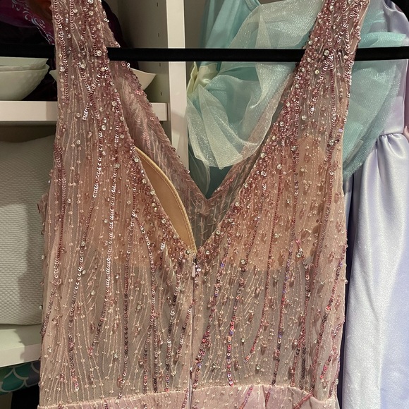 Mac duggal Swirl Sequin Gown 8 - Picture 9 of 12